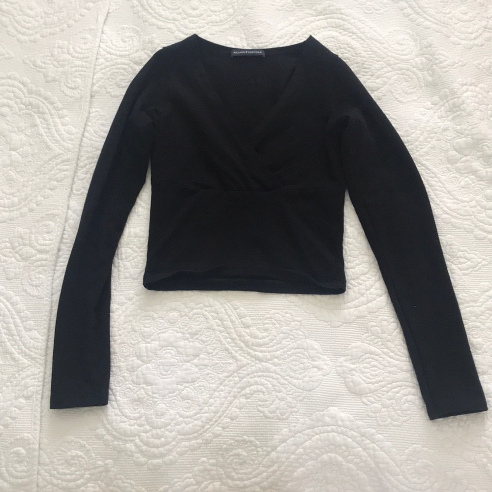 Brandy Melville crop top v neck